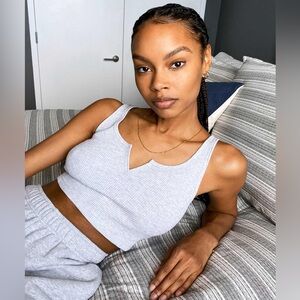 Brand new condition TNA aritzia waffle knit notch top sold out